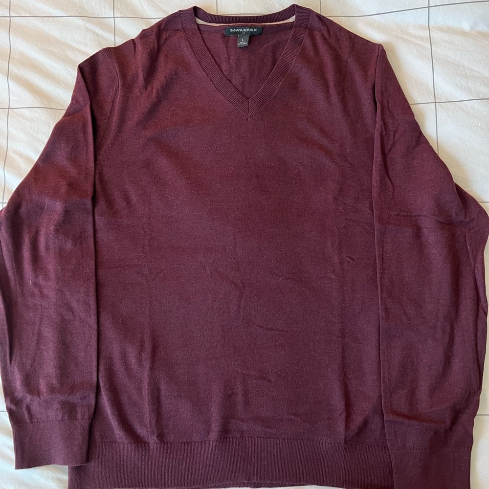 Banana Republic Italian Merino V-neck Sweater (Size: L; Color: Maroon)